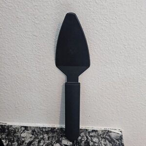 The Pampered Chef Nylon Black Plastic Slice n Serve Pie Cake Cutter Server